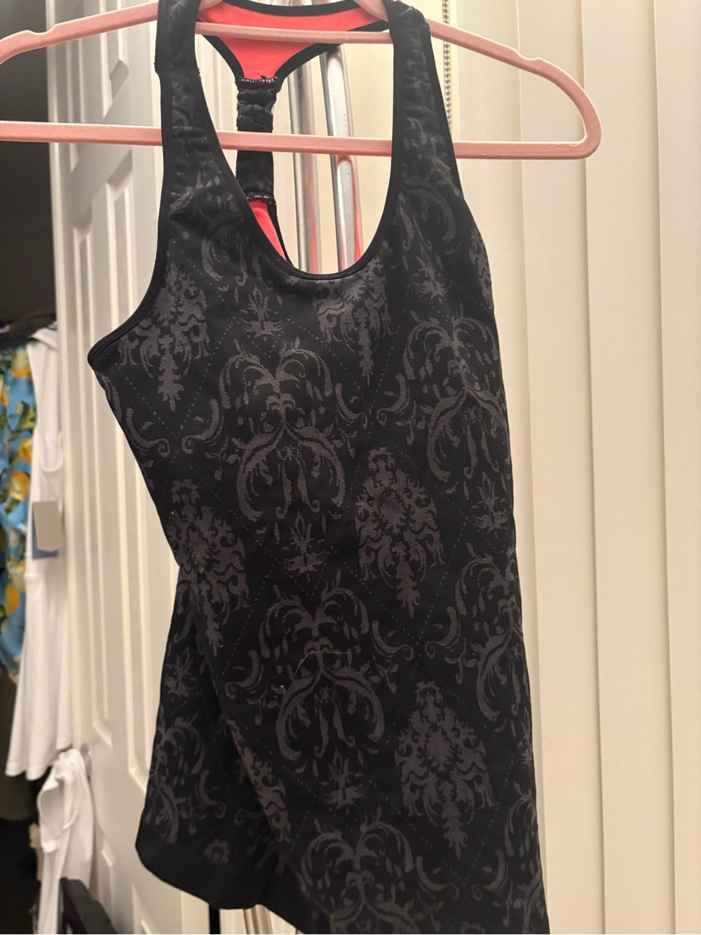 climawear Black and Coral Seamless Performance Tank - L/G
